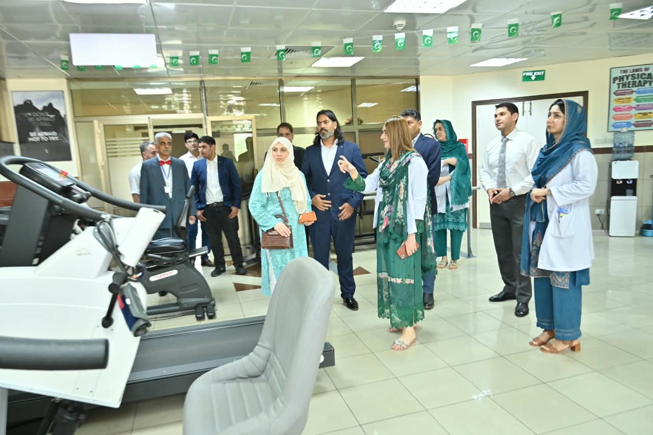 ClinRé Foundation representatives visiting the cardiac rehabilitation unit at PIC